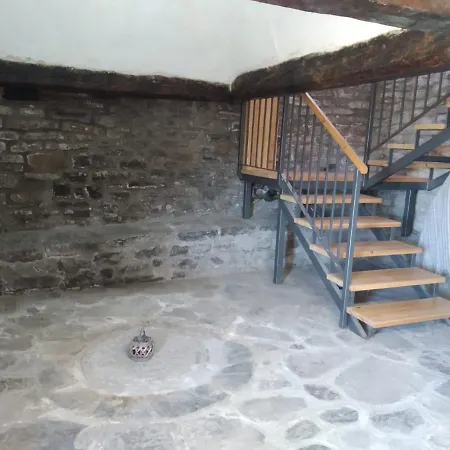 Hostel Albergue De Acumuer *